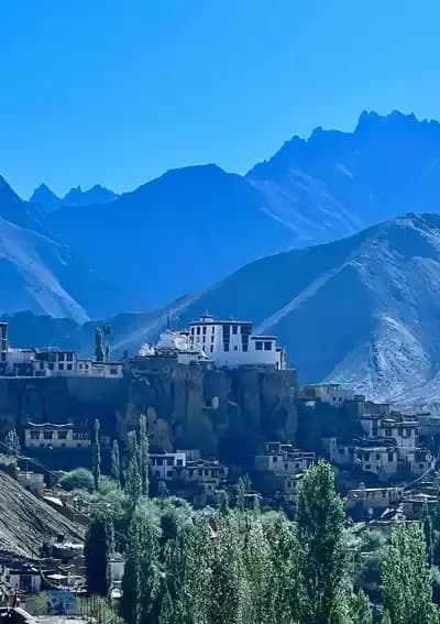 Lamayuru-klooster in Ladakh Lamayuru-klooster tussen de bergen van Ladakh